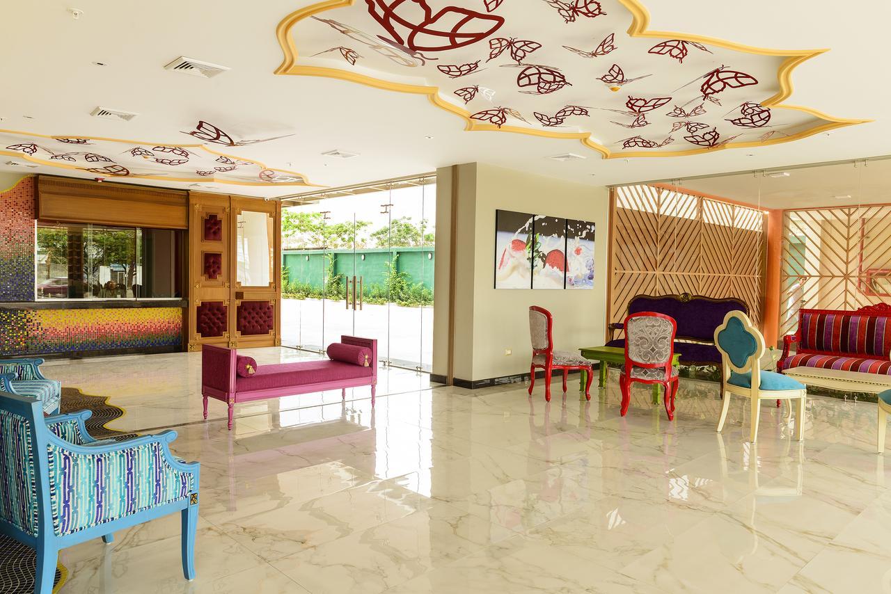 Np Hotel Y Suites Guayaquil Exterior photo