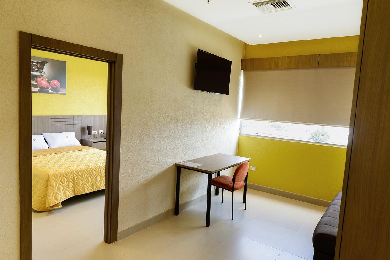 Np Hotel Y Suites Guayaquil Exterior photo